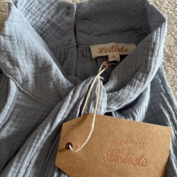 Listicle Halter Top - Size Small NWT - Picture 6 of 10